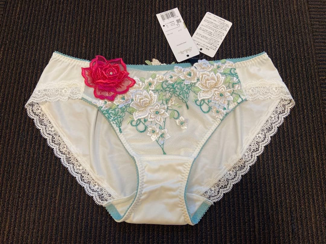 ブラ&ショーツ　サルート16G 白雪姫　新品未使用品　送料無料