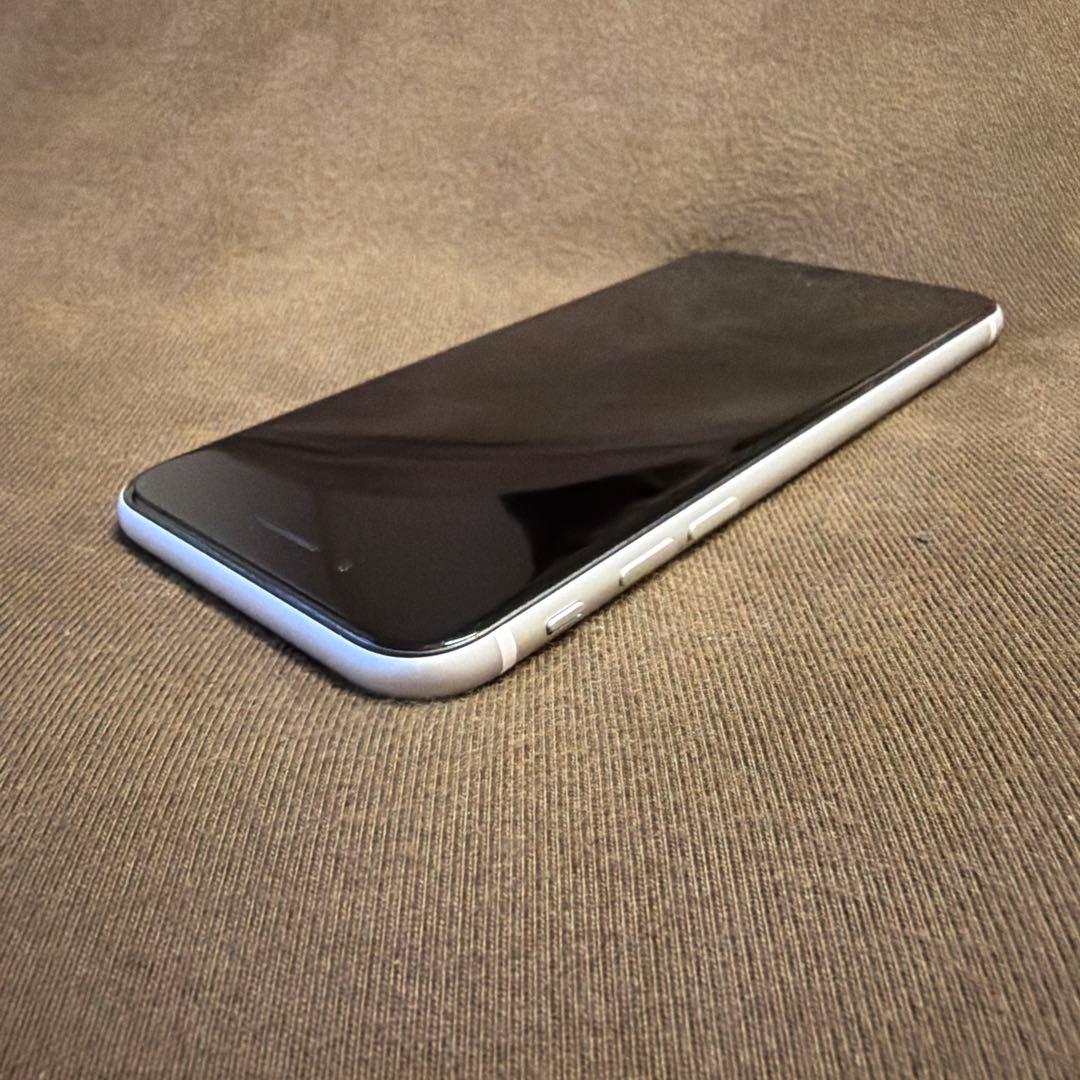 iPhone SE 第2世代 64GB 白 SIMフリー（箱付属品付き）
