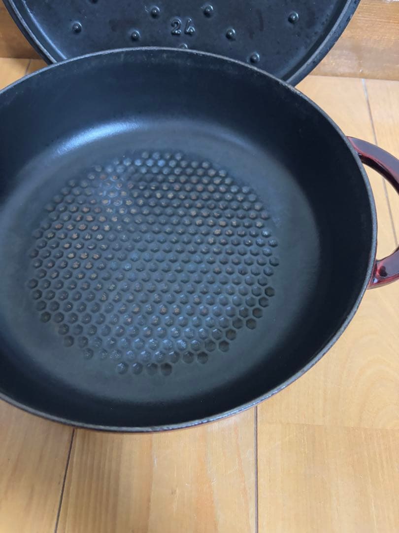 ストウブ　ニダベイユ　ソテーパン　24 グレナディンレッド　廃盤品　グリルパン