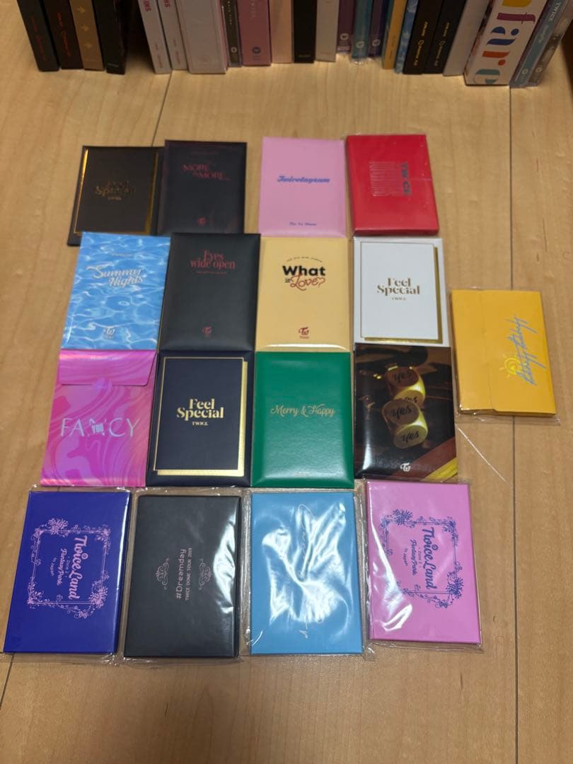 TWICEアルバム、ライブDVDセット フォトカード