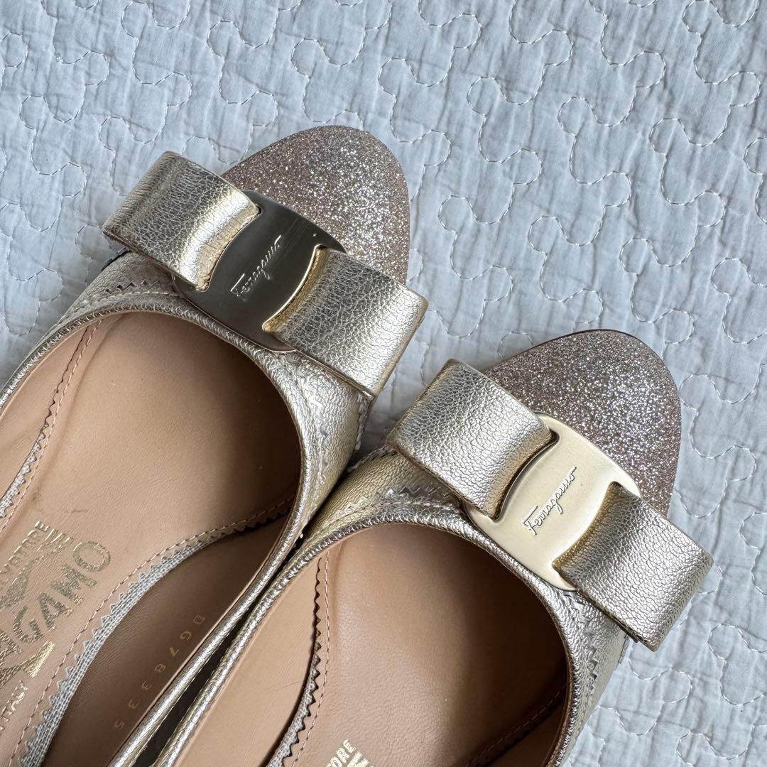 美品 希少 SalvatoreFerragamo ヴァラリボン パンプス ラメ