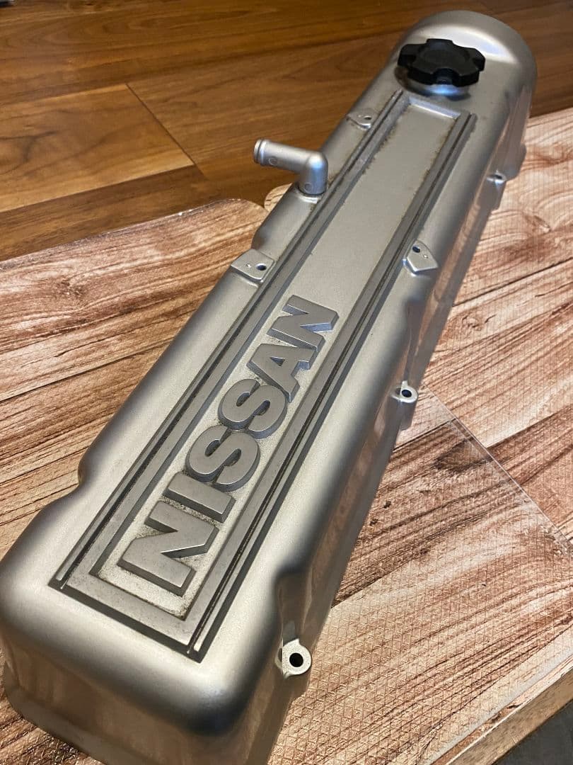 デカ文字　日産　L型　旧車　バルブカバー　タペットカバー