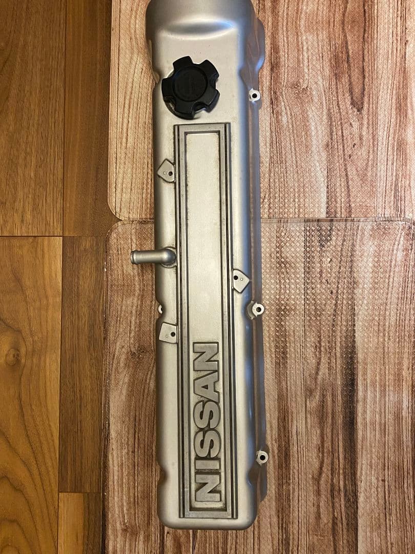 デカ文字　日産　L型　旧車　バルブカバー　タペットカバー