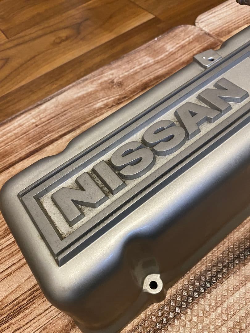 デカ文字　日産　L型　旧車　バルブカバー　タペットカバー