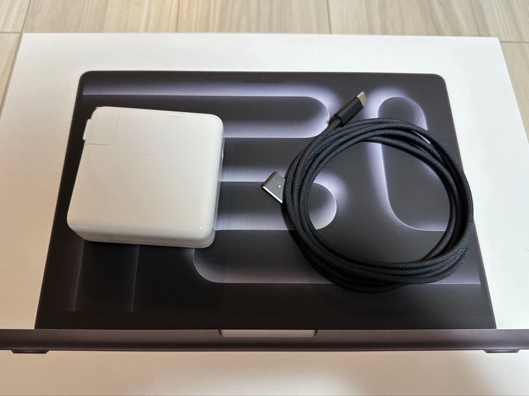 【値引中！】【極美品】M4MacBookPro スペースブラック