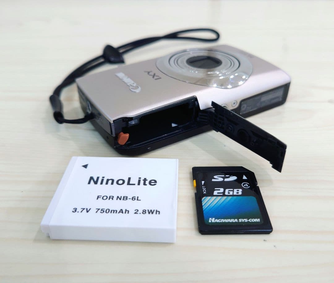 美品　Canon IXY 10S　コンパクトデジタルカメラ