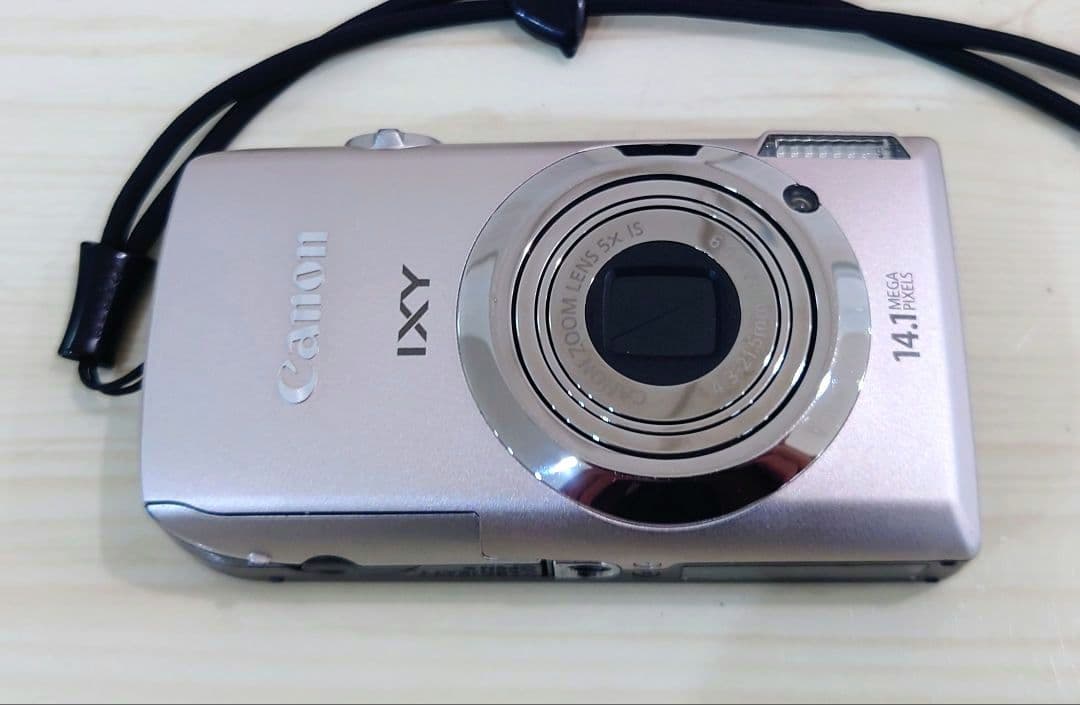 美品　Canon IXY 10S　コンパクトデジタルカメラ