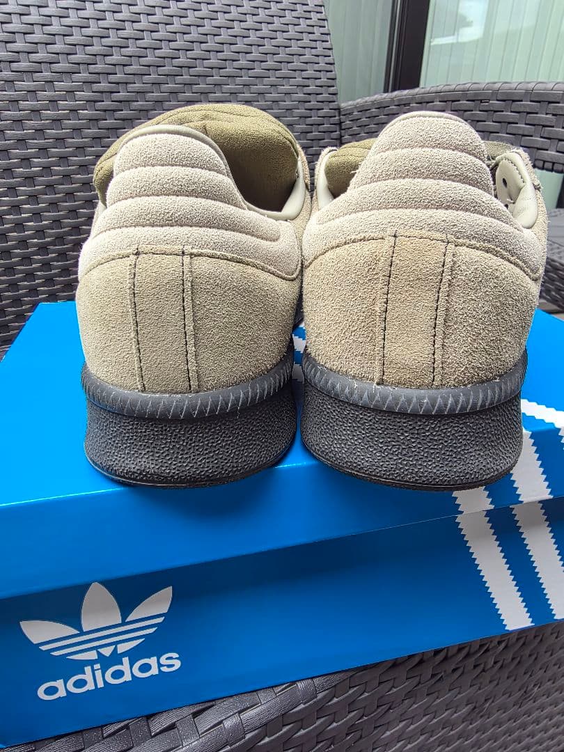 adidas　sambaオリーブ スニーカー