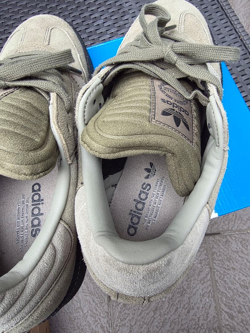 adidas　sambaオリーブ スニーカー