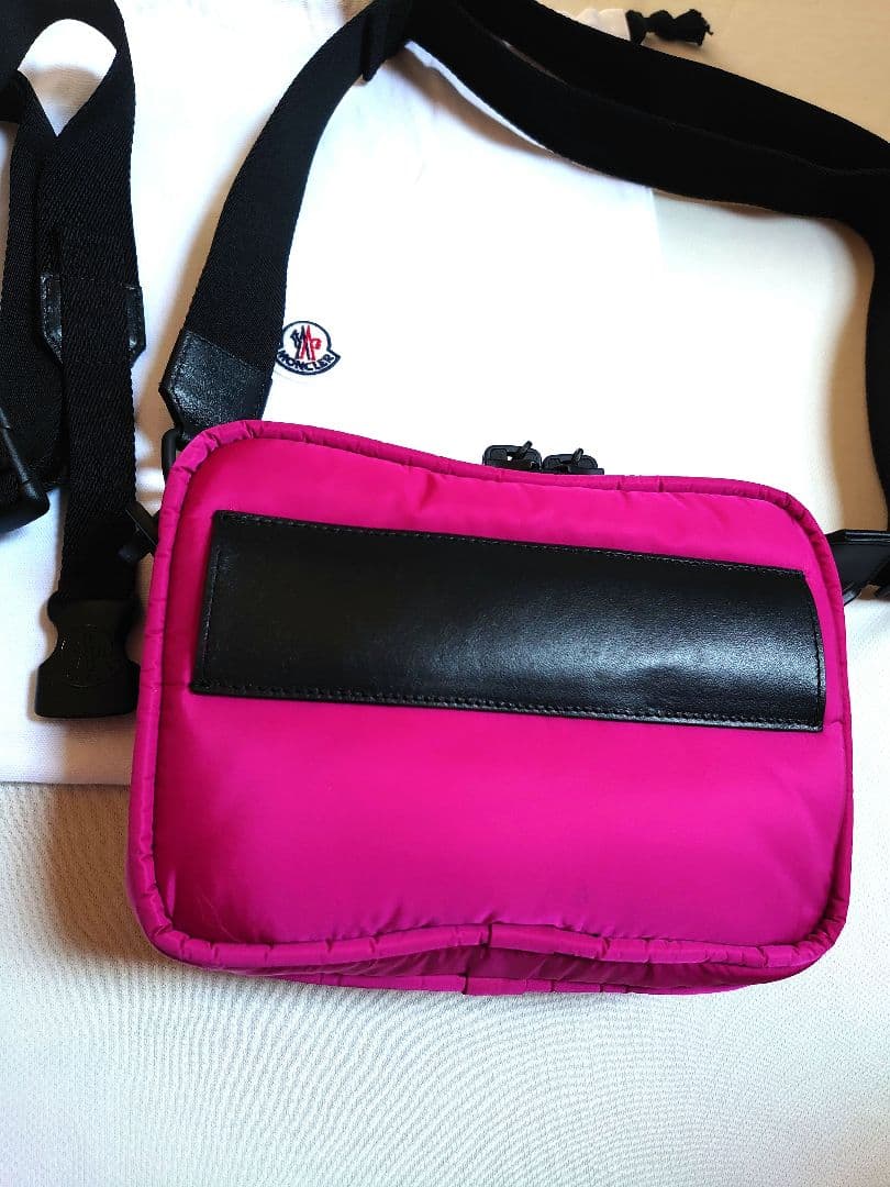 新品★MONCLER ボディバッグ ショルダーバッグ ポーチ ピンク