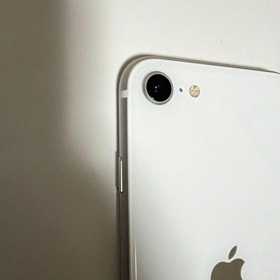 iPhone se 第2世代　64gb ホワイト