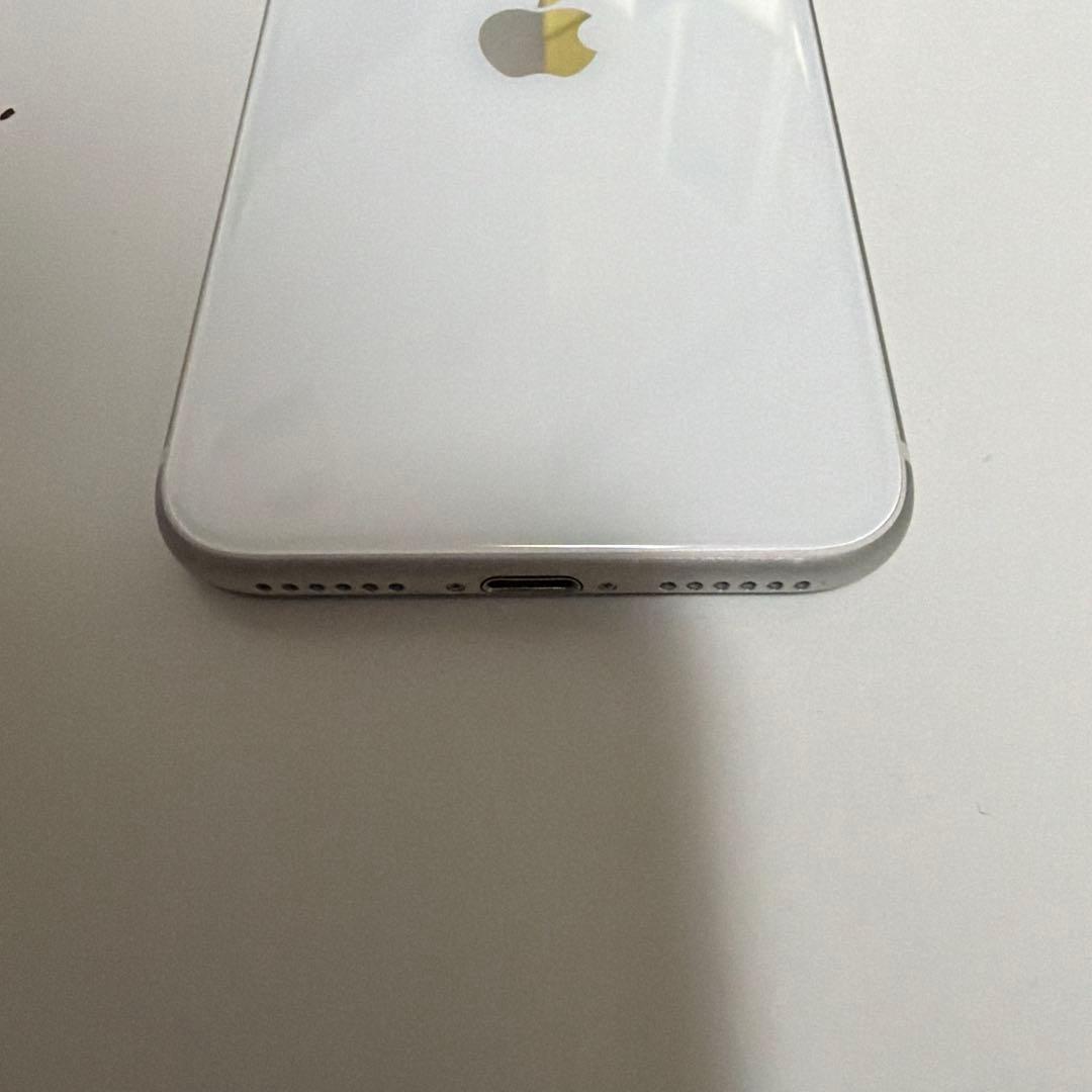 iPhone se 第2世代　64gb ホワイト