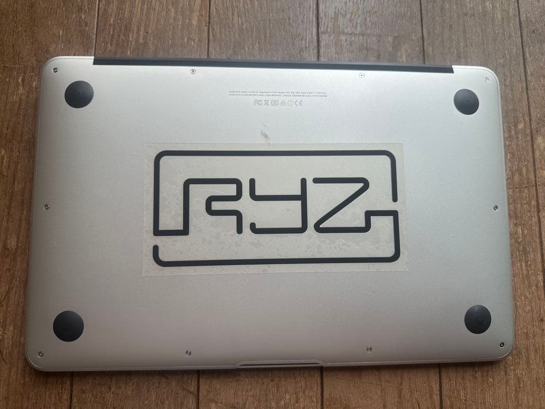 MacBook Air シルバー 猫のステッカー付き