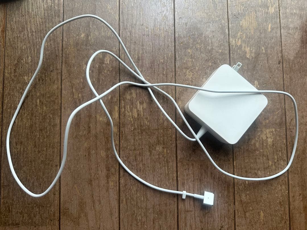 MacBook Air シルバー 猫のステッカー付き