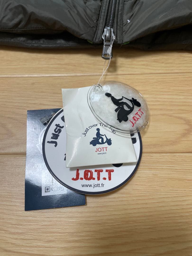 新品JOTT VERO ライトウエイト ダウンコート　カーキL