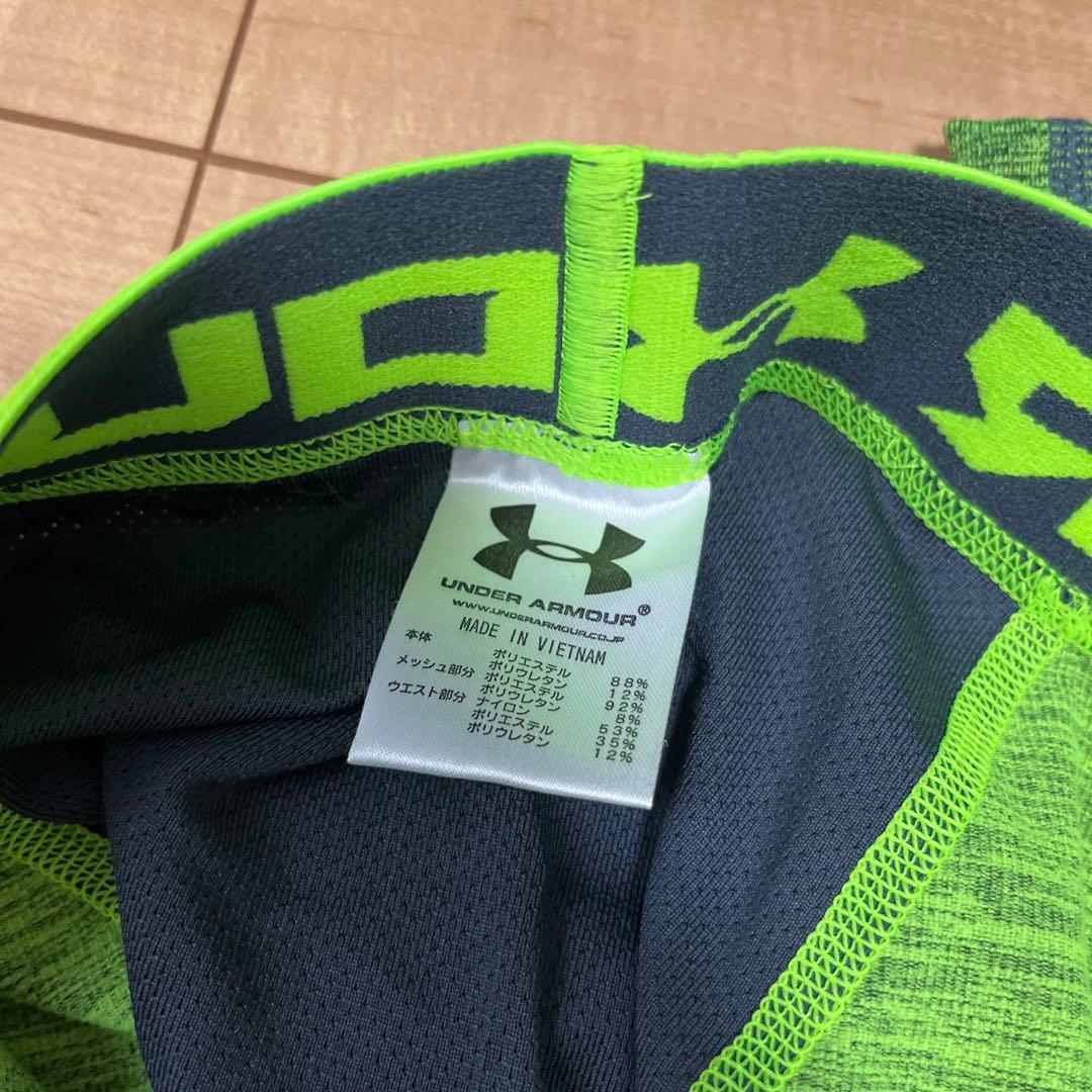美品　アンダーアーマー　インナーセットアップ