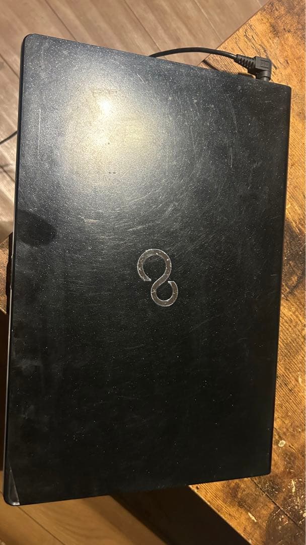 日本製　富士通　LIFEBOOK S904/J. FMVS02004