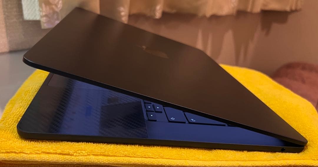 MacBook Air 15インチ MQKW3J/A M2チップ