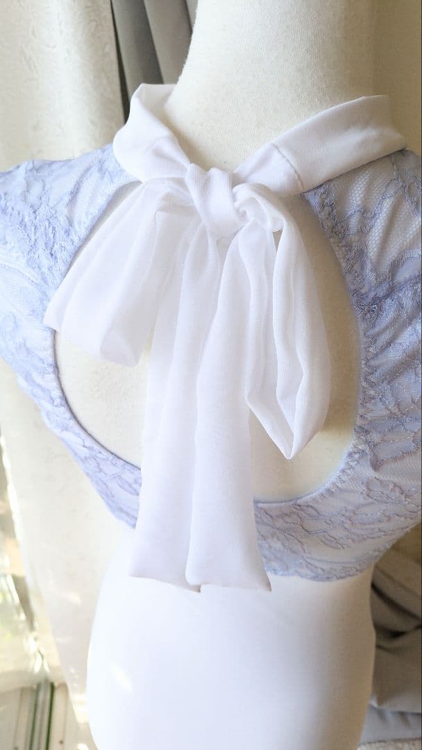 Ｓ～Ｍ／シンデレラのドレス風、アイスブルーのチョーカーリボン娘役レオタード白