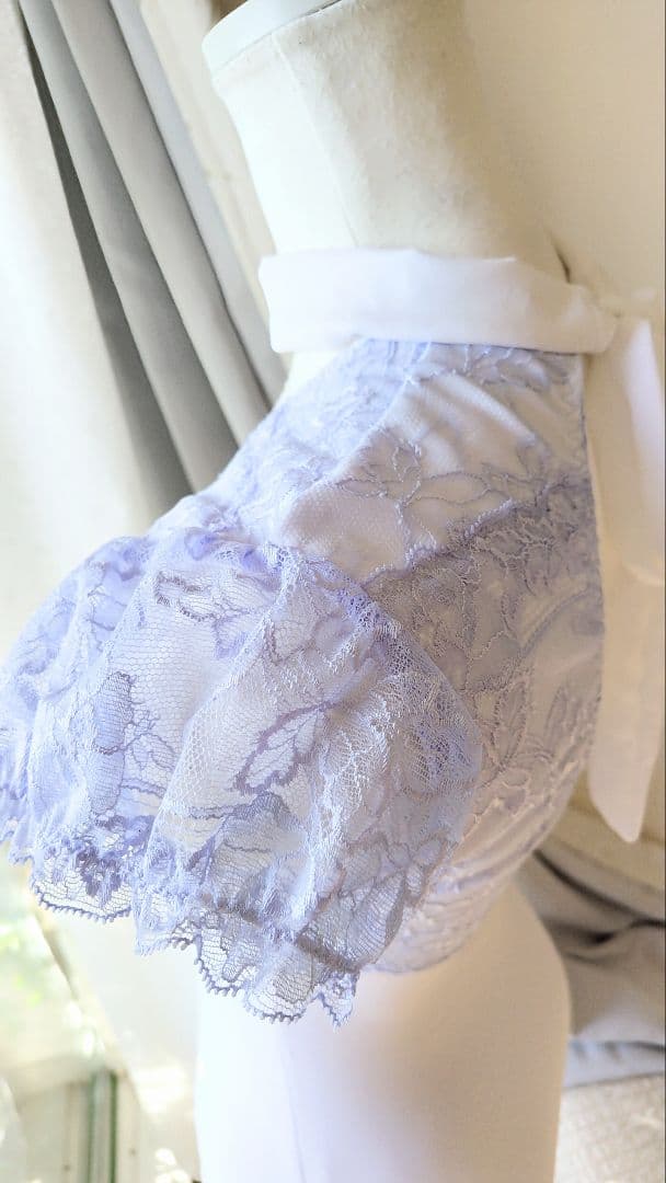 Ｓ～Ｍ／シンデレラのドレス風、アイスブルーのチョーカーリボン娘役レオタード白