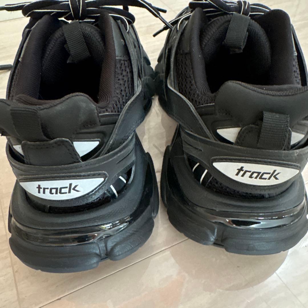 バレンシアガ トラックスニーカー ブラック 40 未使用 試し履きのみ 正規品