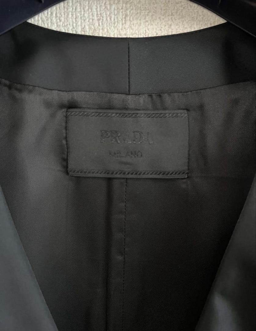 【美品・正規品】PRADA プラダ ナイロンジレ／50サイズ・ロゴプレート付き