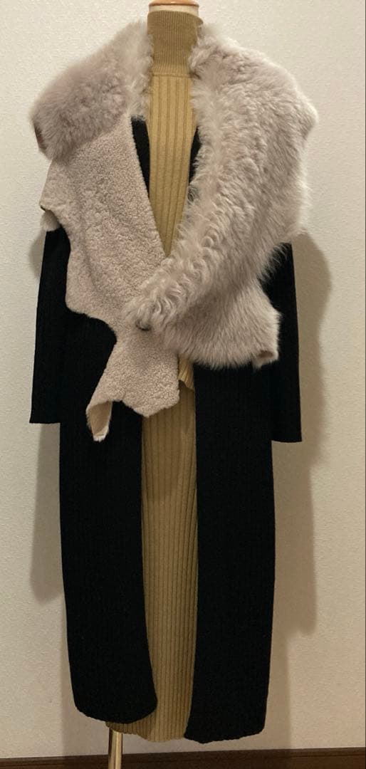 ムートン　ショール　CARL DONOCHUE