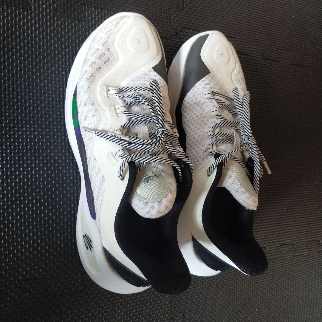 CURRY 11 wind ホワイト FLOW