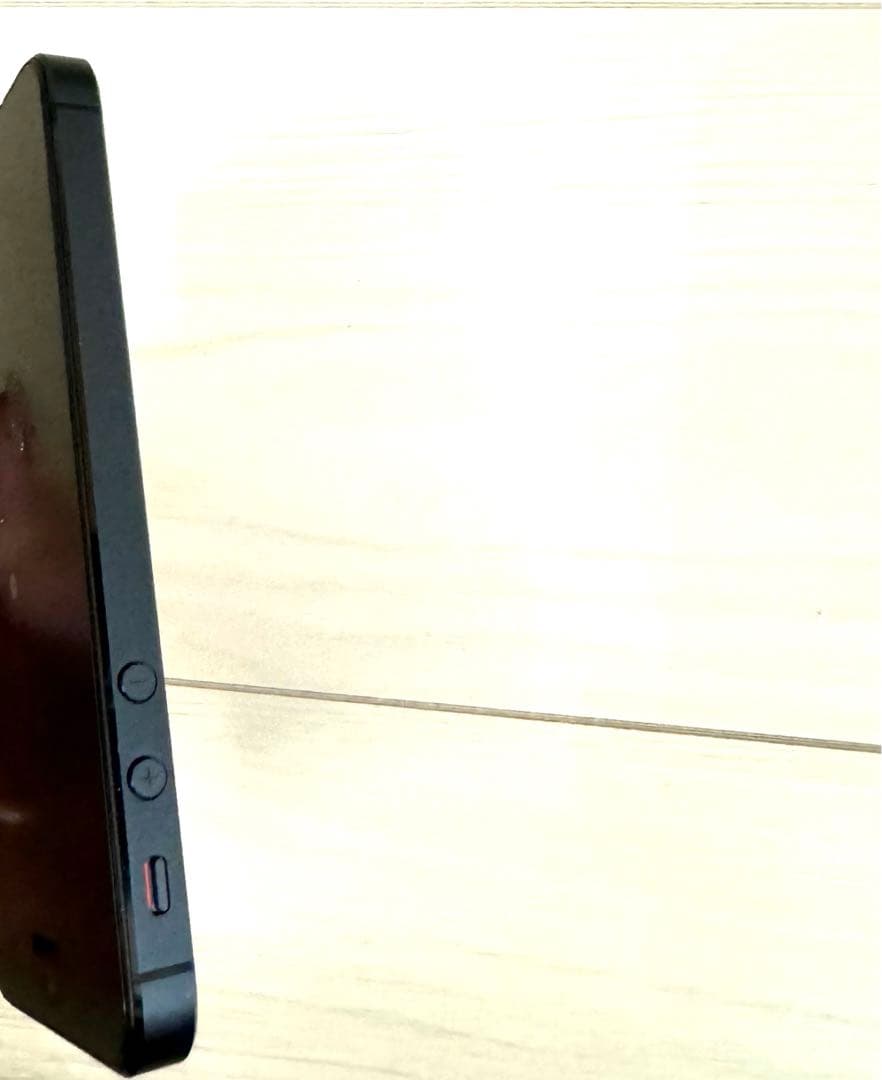 美品 iPhone 5 本体 ND297J/A 16G スペースブラック