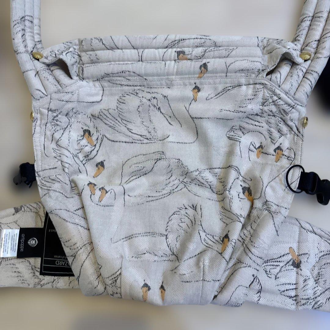 artipoppe 抱っこ紐 スワン