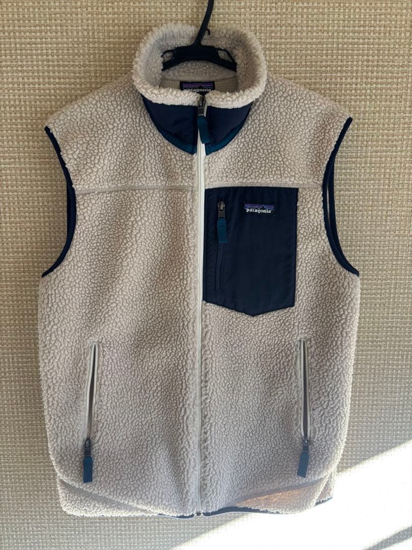 patagonia ジップアップベスト クリーム/ネイビー