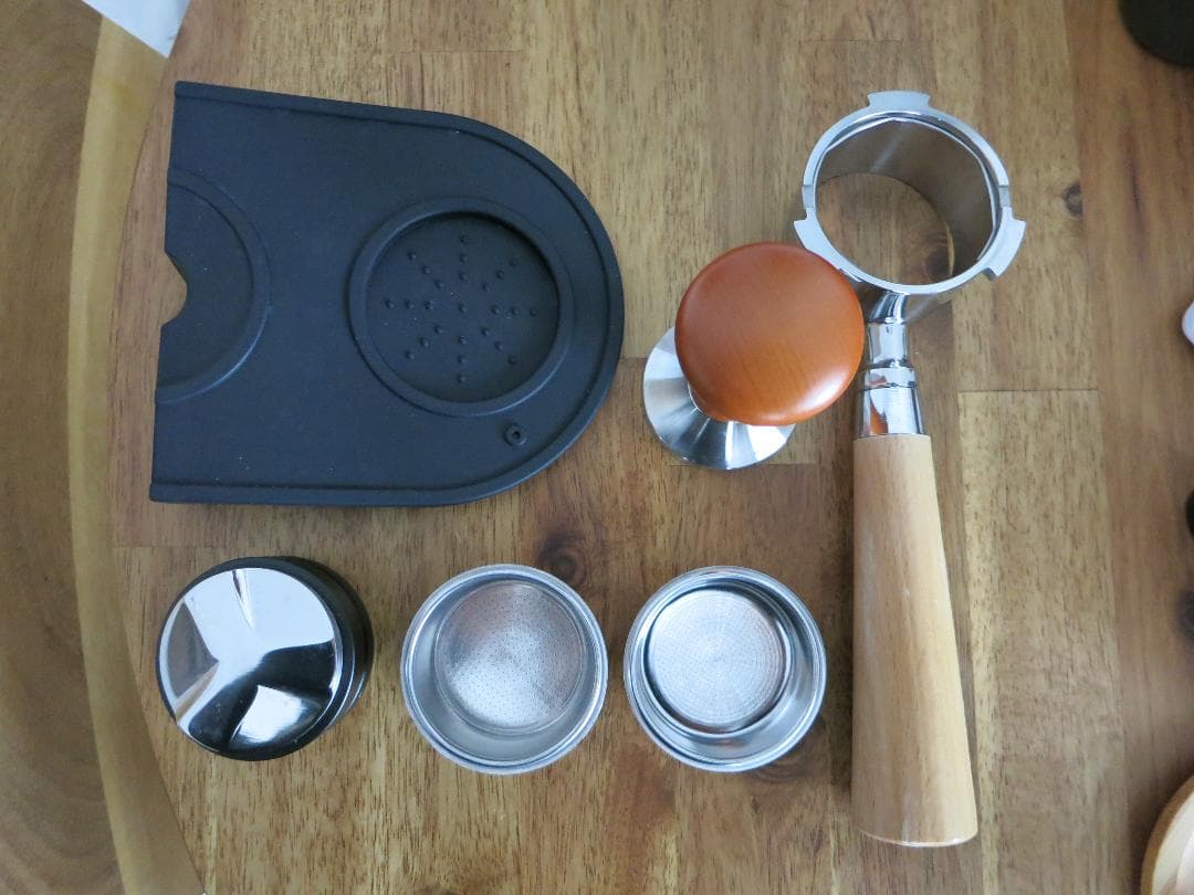 DeLonghi EC680M DEDICA エスプレッソ・カプチーノメーカー