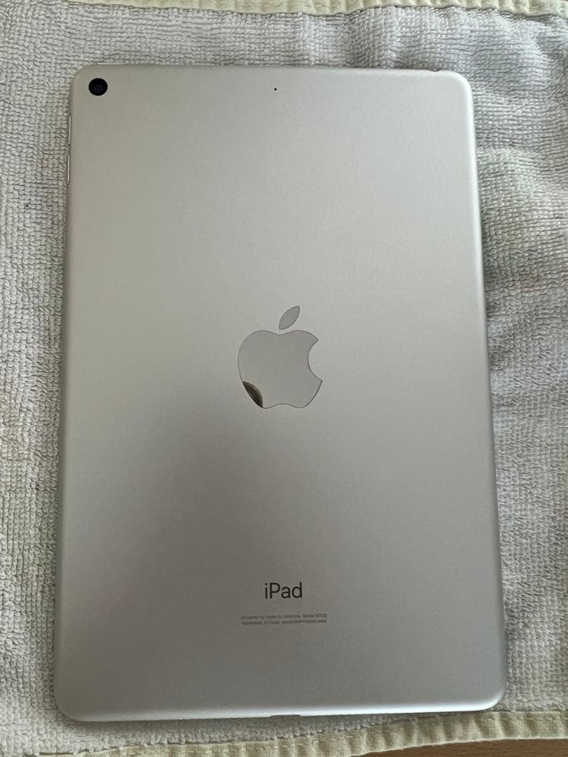 iPad シルバー 7.9インチ　第5世代　mini 64GB Wi-Fi