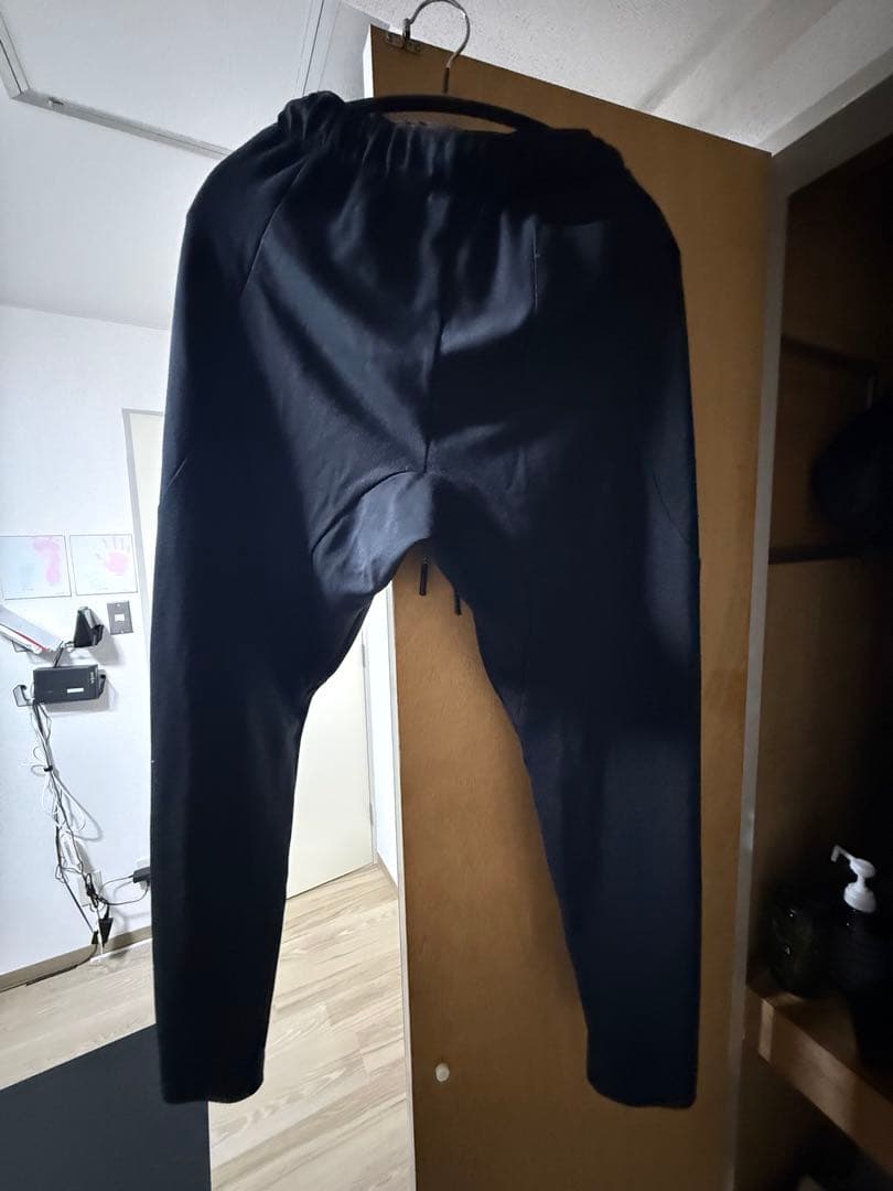 セット売り　LYFT フード付きスウェットLサイズとジョガーパンツMサイズ　黒