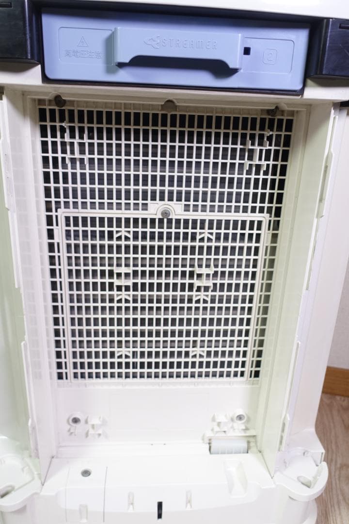 ダイキン 加湿ストリーマ空気清浄機 MCZ70U-W