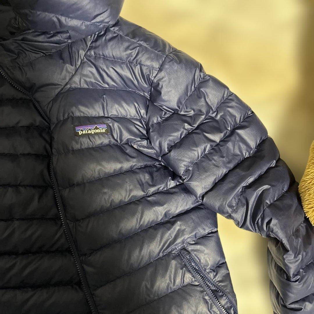 Patagonia ダウンセーターフーディー