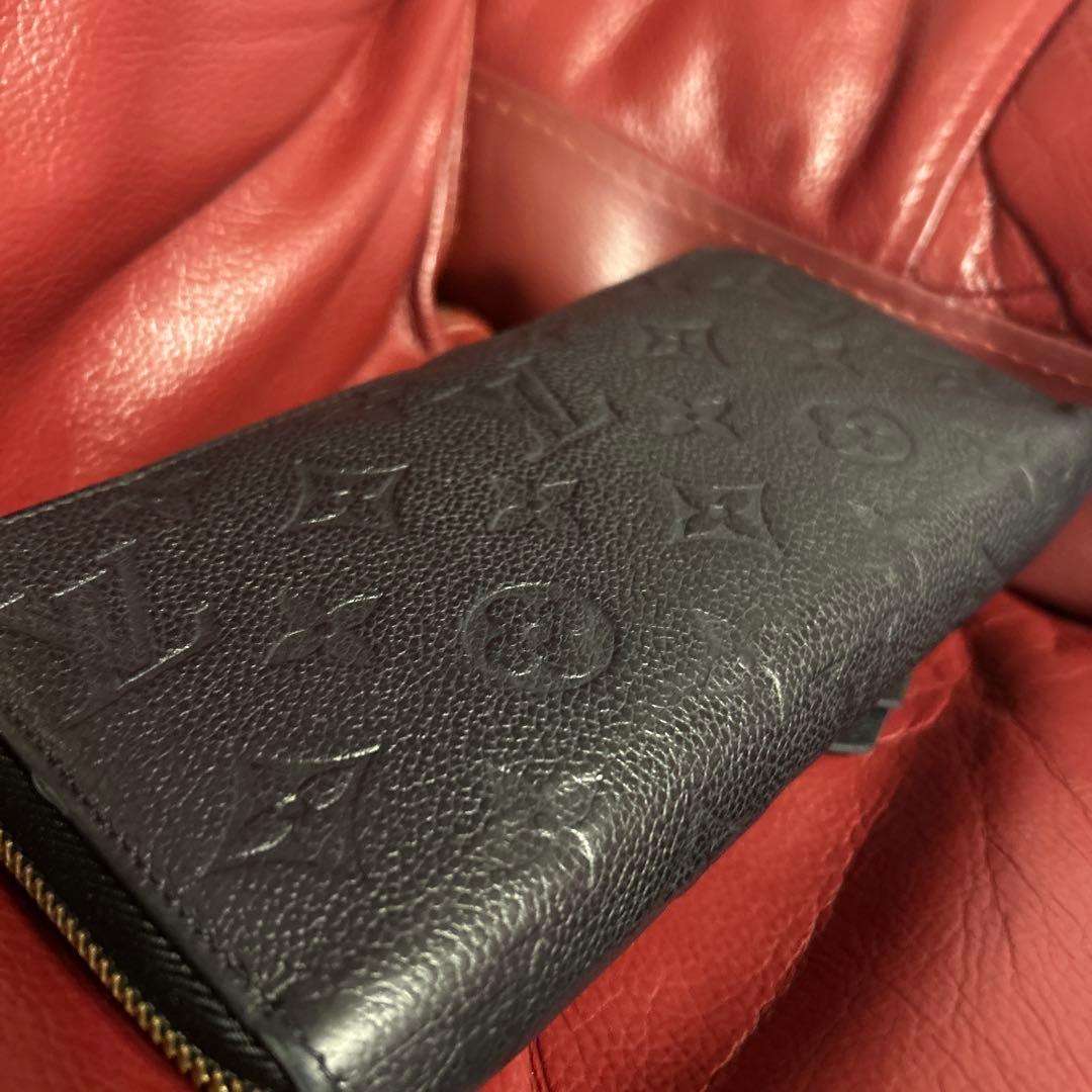 現行モデル ルイヴィトン アンプラント ジッピーウォレット