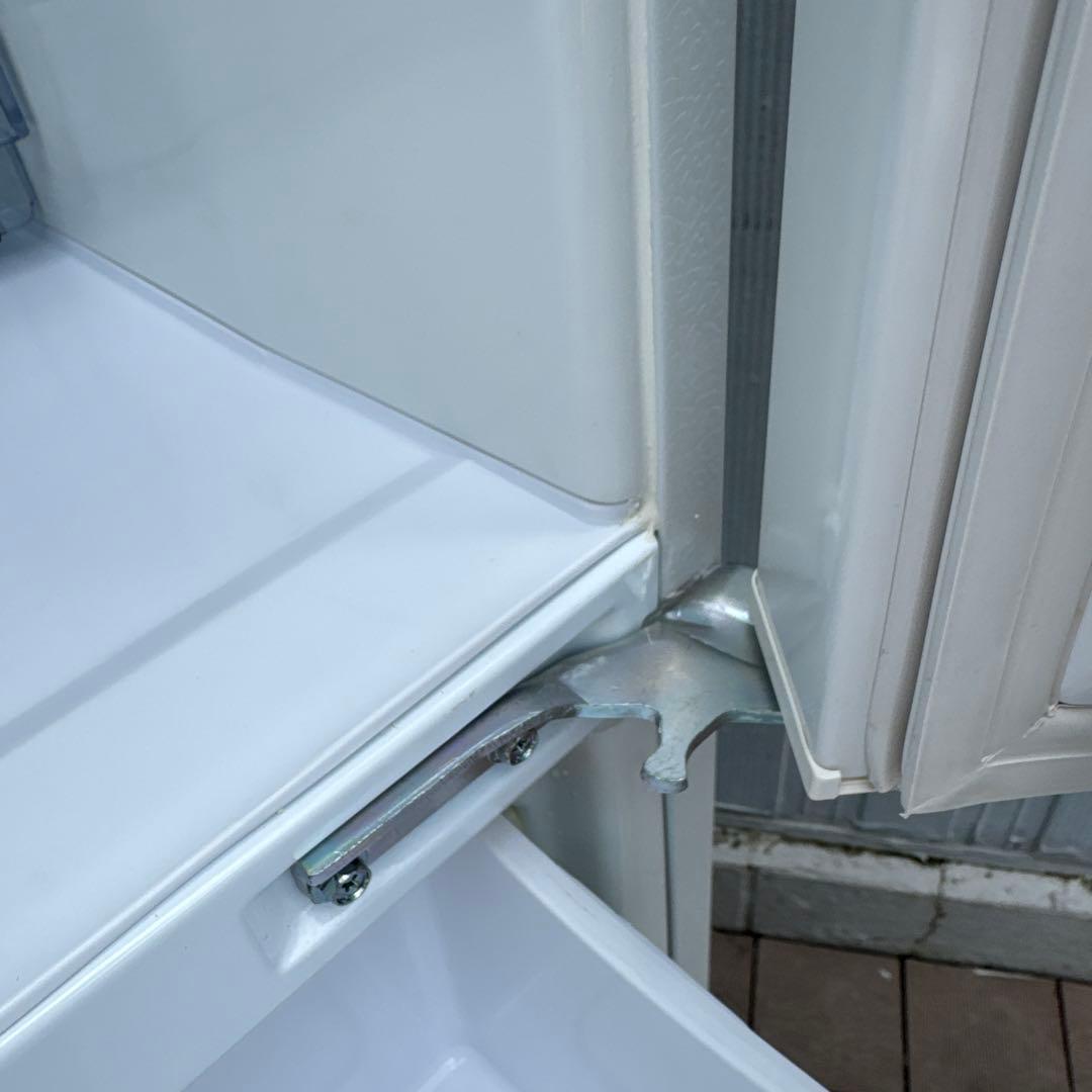 美品 AQUA 4ドア冷蔵庫 355L スリムサイズ スタイリッシュデザイン