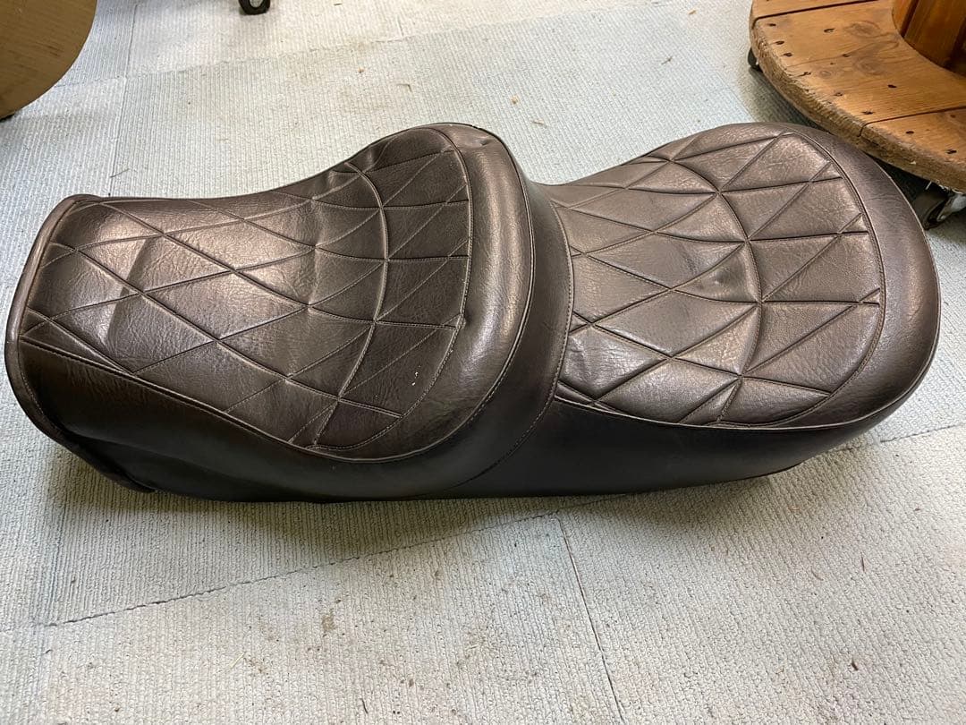 CB750F RC04 黒皮 タックロールシート タンデムシート