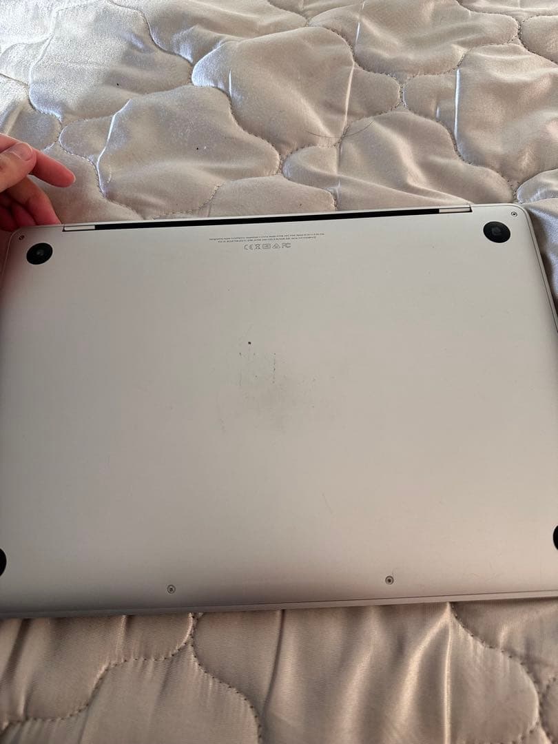 MacBook本体 MacBook Pro 2017 8GB