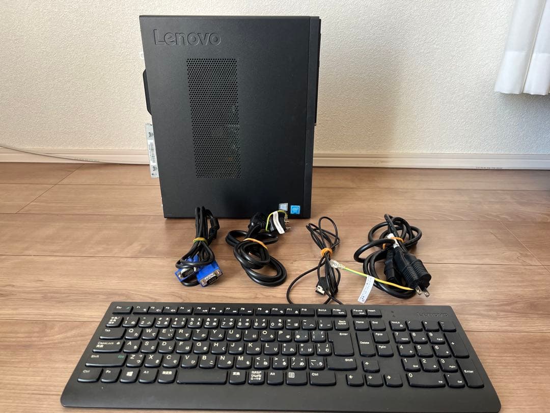 Lenovo スリムタワー型デスクトップPC 本体とキーボード