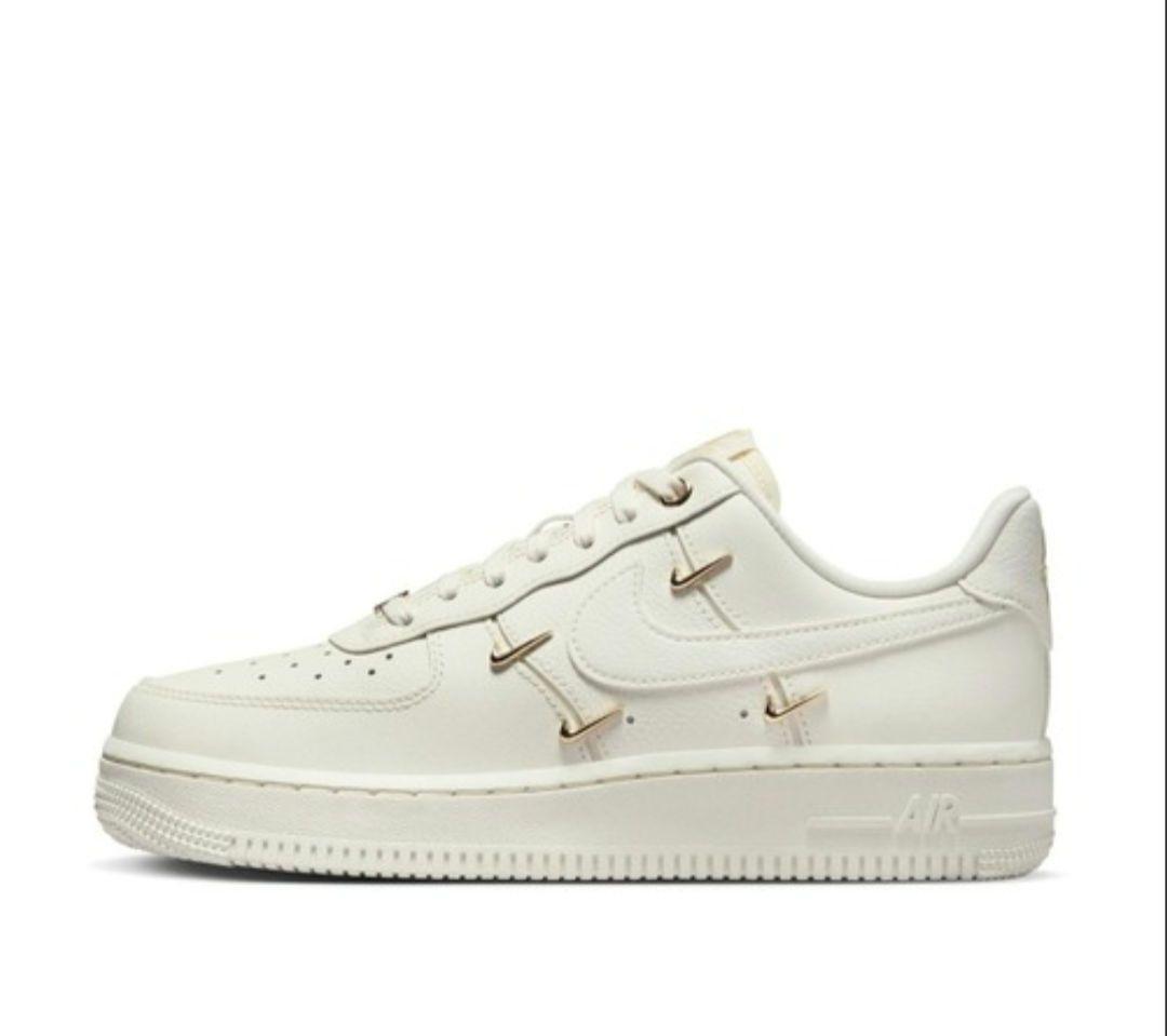 NIKE W AIR FORCE1 ＇07 LX WFV3654 111SAIL