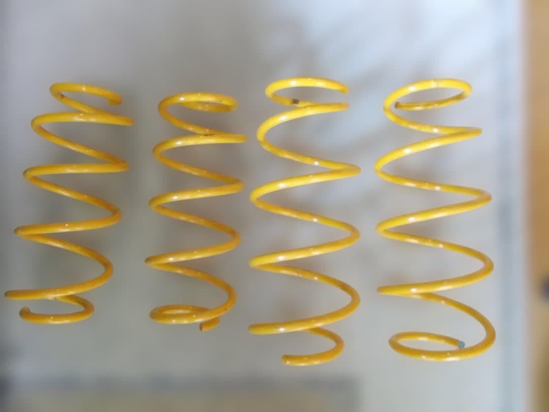 トヨタ　iQ用　モデリスタ　ダウンサス