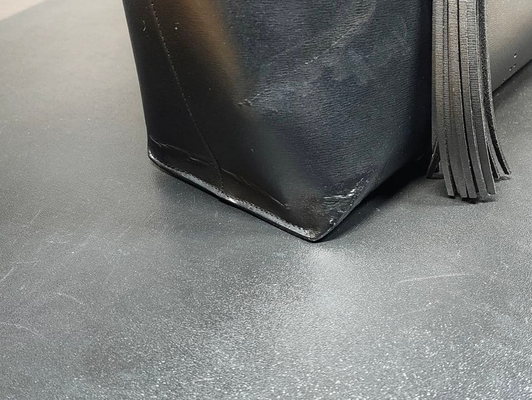 サン・ローラン　パンチングトートバッグ　黒