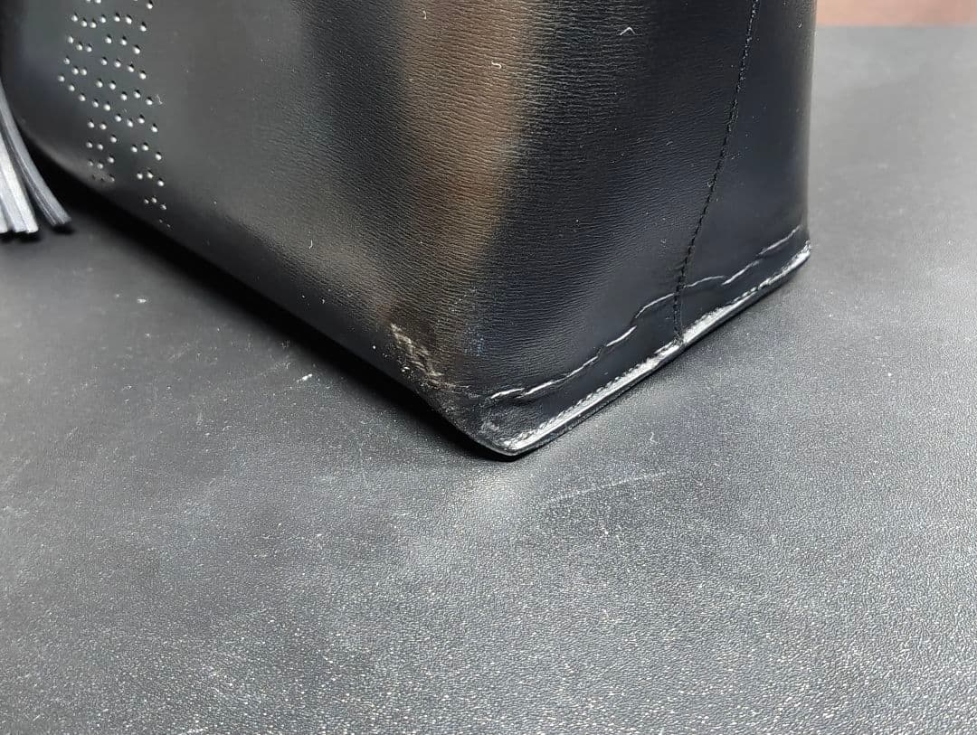 サン・ローラン　パンチングトートバッグ　黒