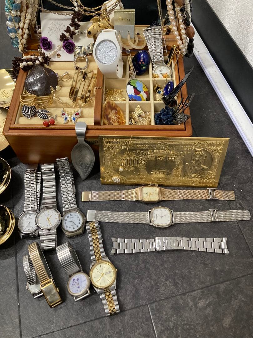 遺品整理 指輪 ネックレス イヤリング 腕時計　ブローチ カフス パール