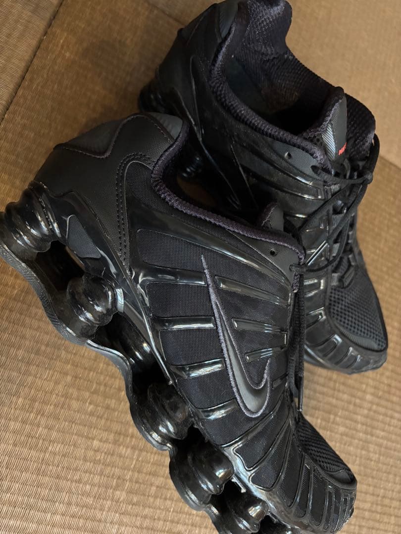 Nike Shox スニーカー ブラック