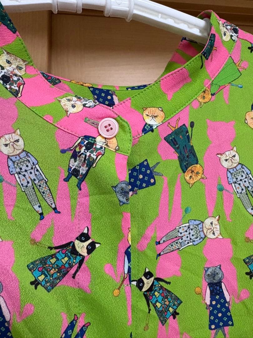 mannine 長袖シャツ 緑・ピンク 猫柄 大きいサイズ プラスサイズ