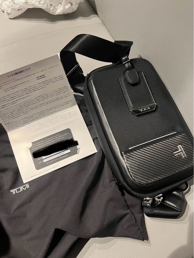 TUMI 「メッシーナ」コンパクト・スリング