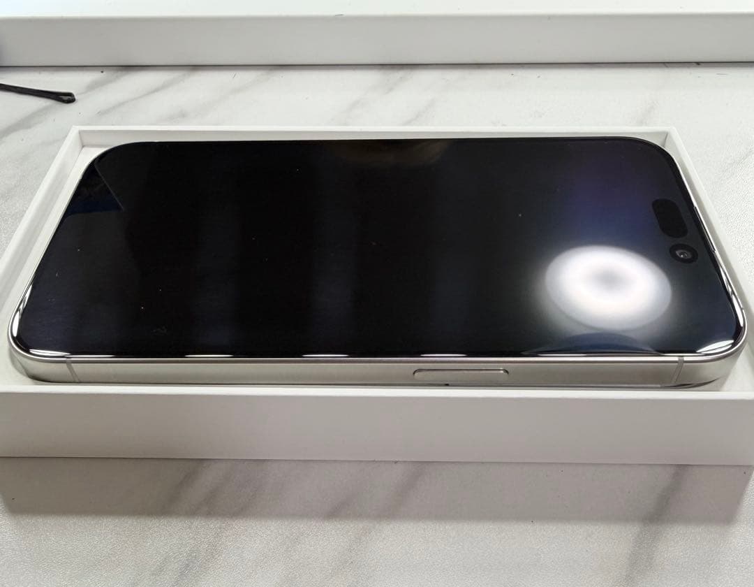 iPhone 15 Pro 128GB ホワイトチタニウム 本体 SIMフリー